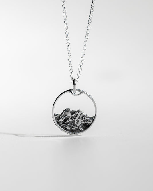 Pico Parana por Luisa Mazarotto - Colar de Montanha